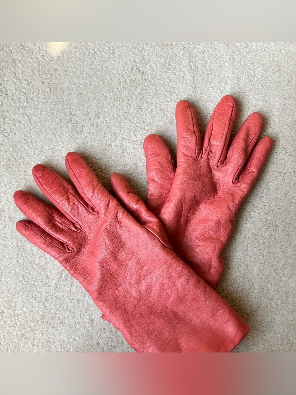 Women’s Leather Cashmere Lined Gloves. Size 7. Salmon Color.